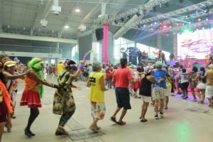 Leia mais sobre o artigo Baile de Carnavalesco da Pessoa Idosa reúne 4 mil foliões e elege a Rainha do Carnaval no Hangar